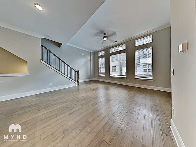 Building Photo - 576 Broadview Pl NE