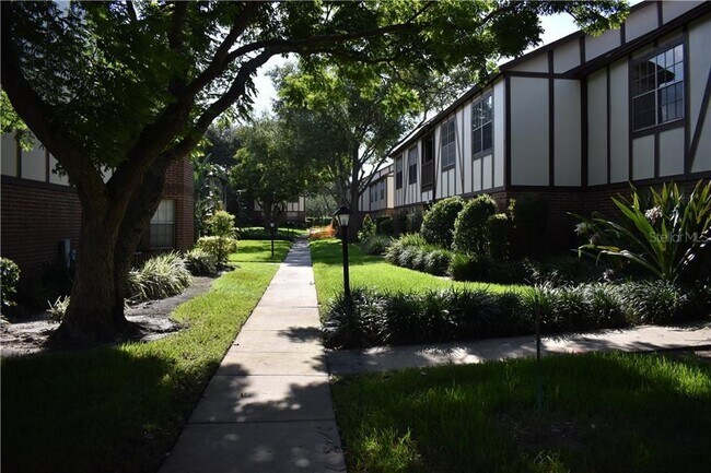 Bonito paisajismo - 5325 Hansel Ave