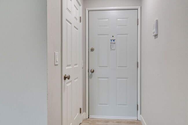Interior Photo - Arbor Arms Apartments