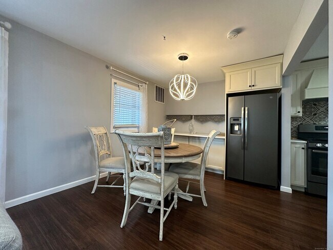 Building Photo - 61 E Broadway