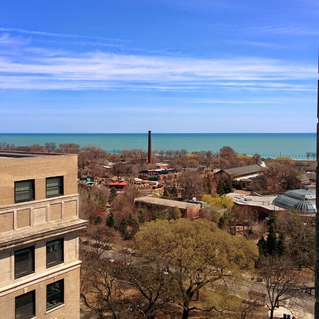 Plano de planta - 2052 N Lincoln Park W
