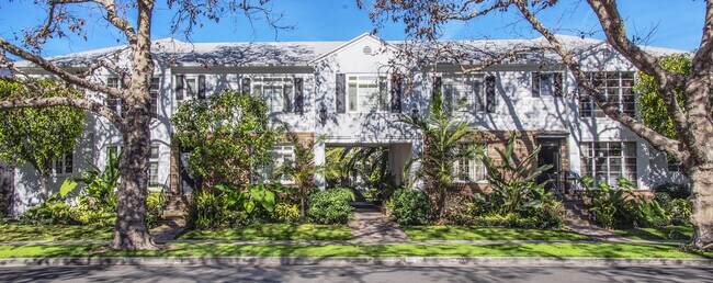 Building Photo - 9933 Robbins Dr