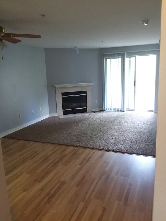 Dining area/living room - 5000 Lake Washington Blvd NE