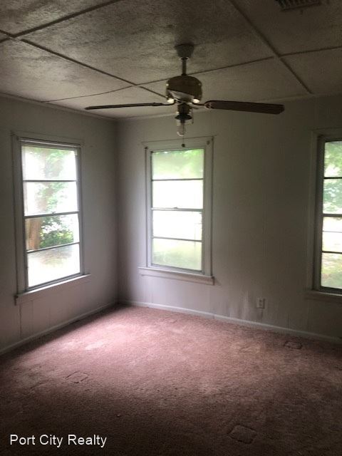 Foto del edificio - 4 br, 1 bath House - 401 Berry
