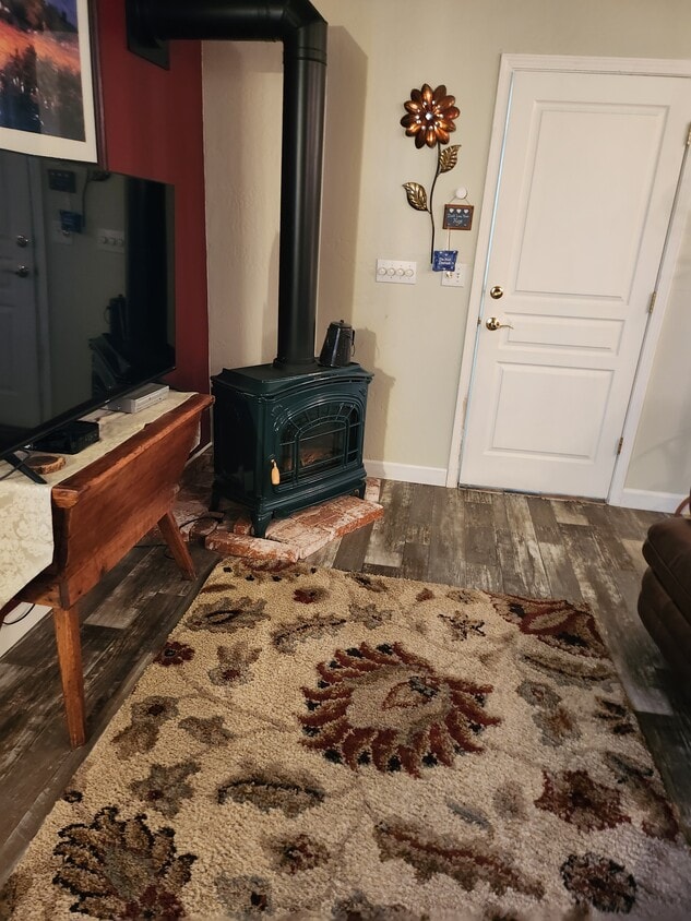 Primary Photo - 4267 N Cypress Cir