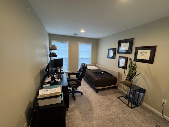 Foto del edificio - 661 Buck Drive