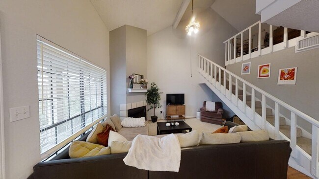 Foto del edificio - 1610 Waterston Ave