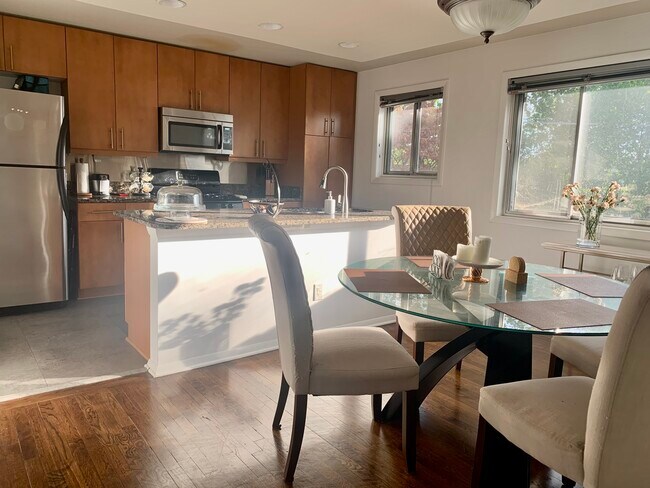 Foto del edificio - 3044 Briarcliff Rd NE
