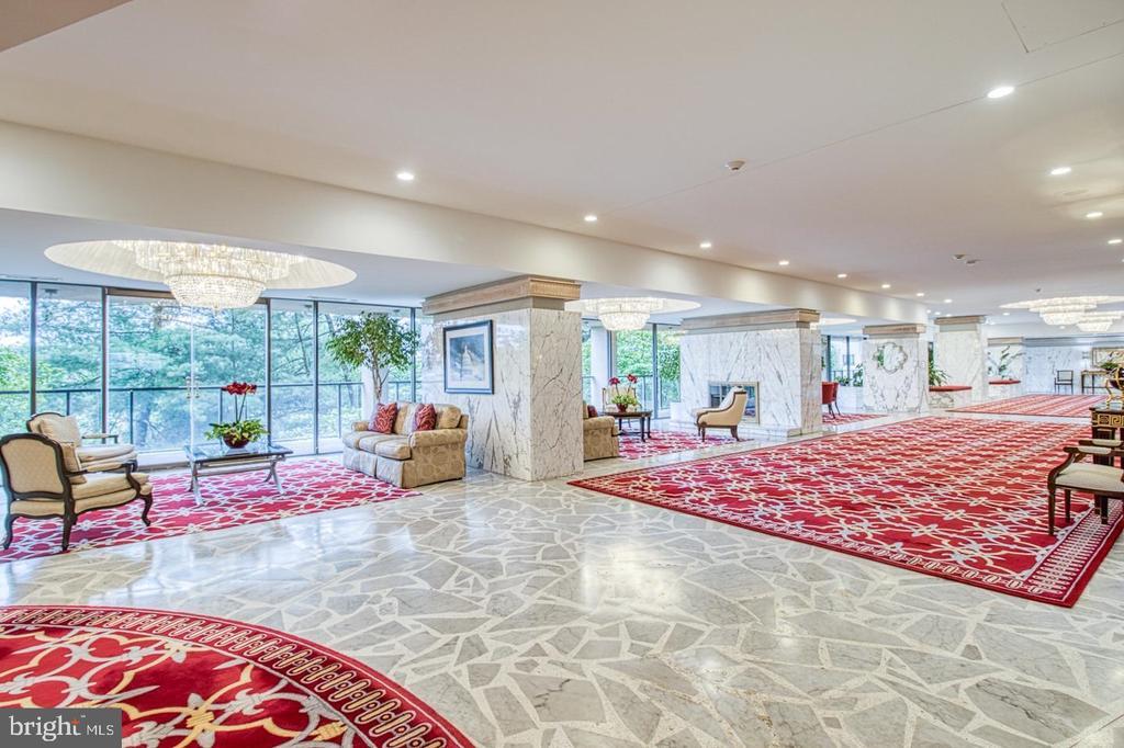 Foto principal - 1101 S Arlington Ridge Rd