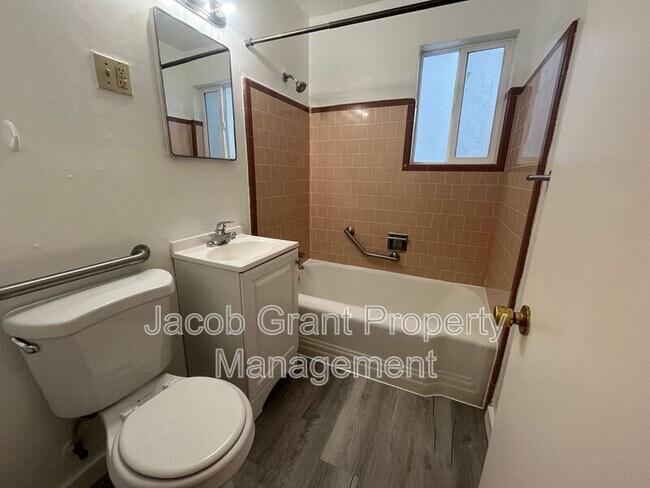 Foto del edificio - 575 Tiger Ave