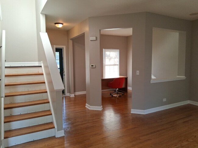 Foto del edificio - 982 Rosefield Ln