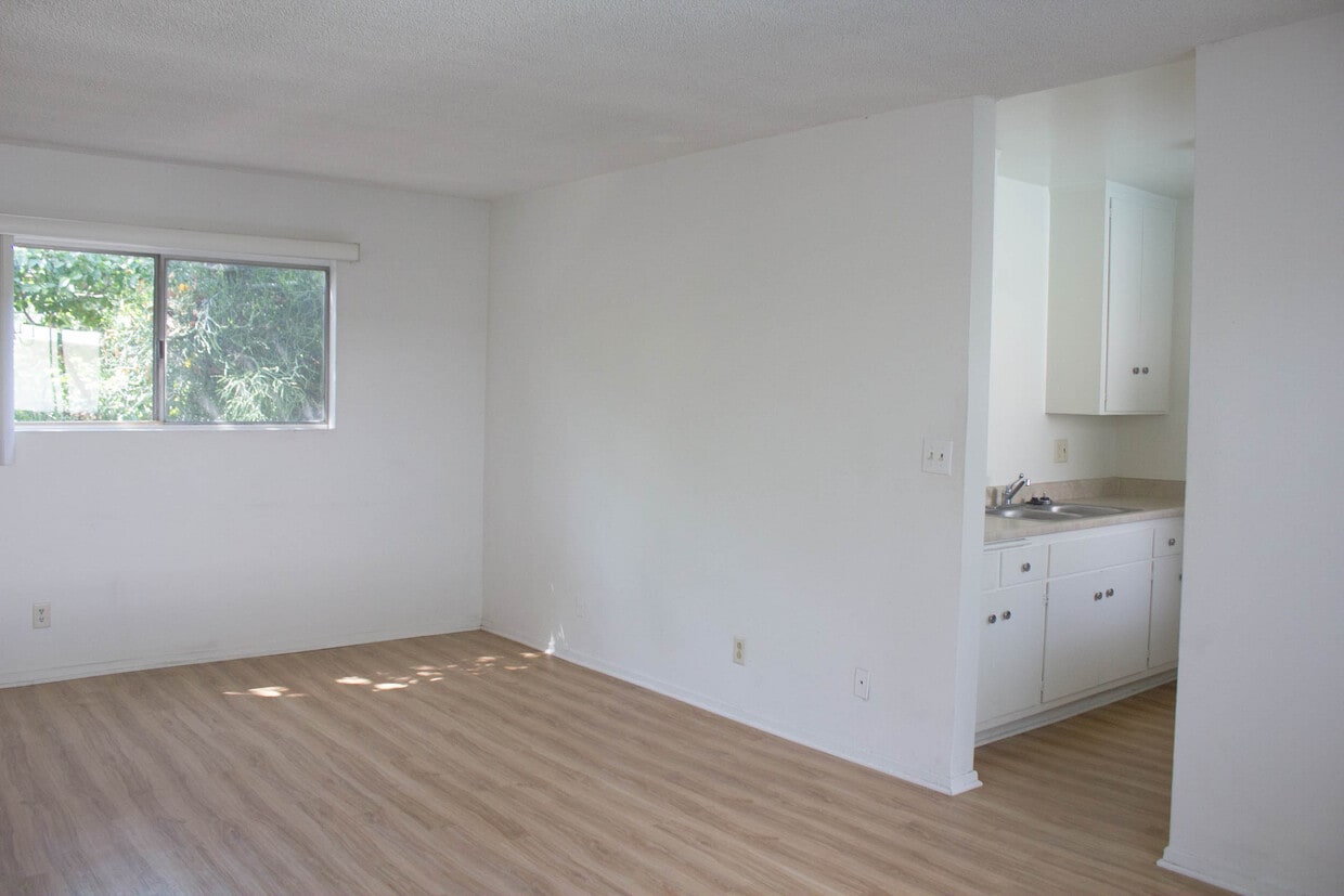 Primary Photo - 3686 S Centinela Ave