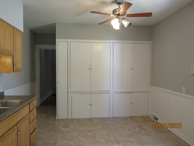 Building Photo - Spacious 2BD+ Duplex in Willoughby!
