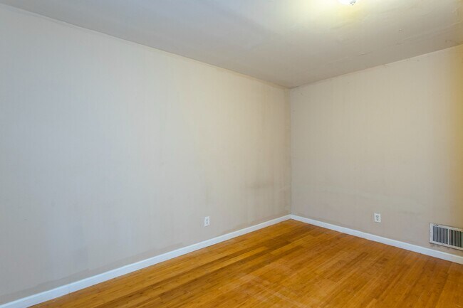 Building Photo - 1604 N Bouvier St