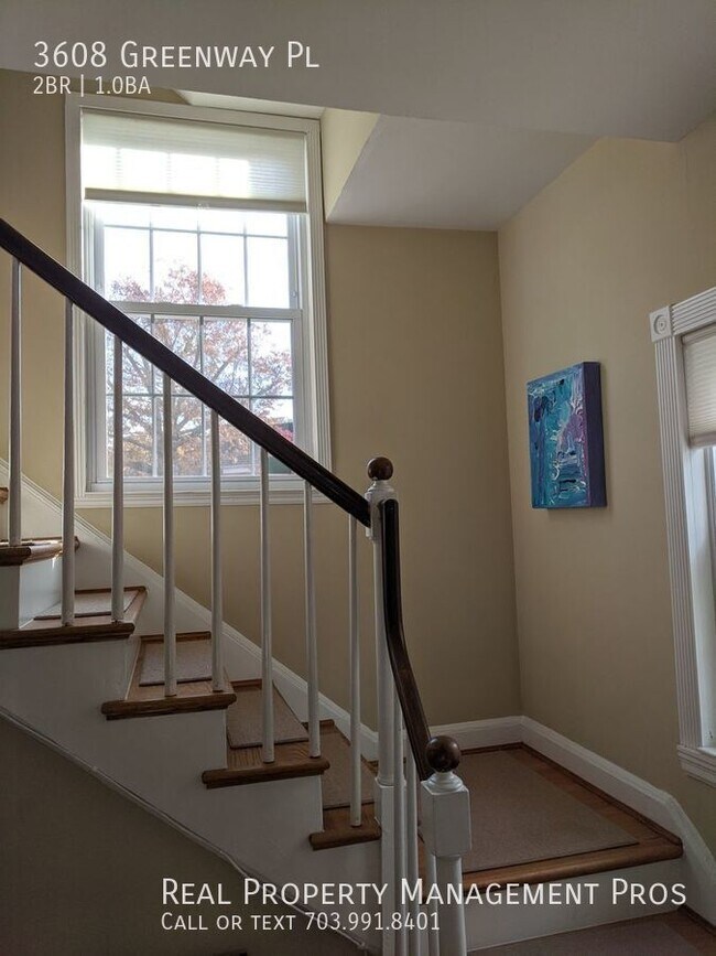 Building Photo - Rarely AVAILABLE 2 BEDROOM 1 BATH in PARKF...
