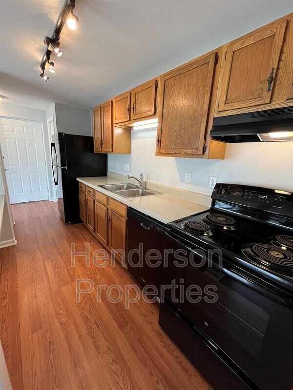 Foto del edificio - 9501 Shannon Green Dr