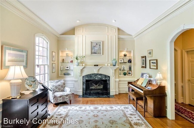 Building Photo - 5 br, 3.5 bath House - 5 Elm Ridge Ct.