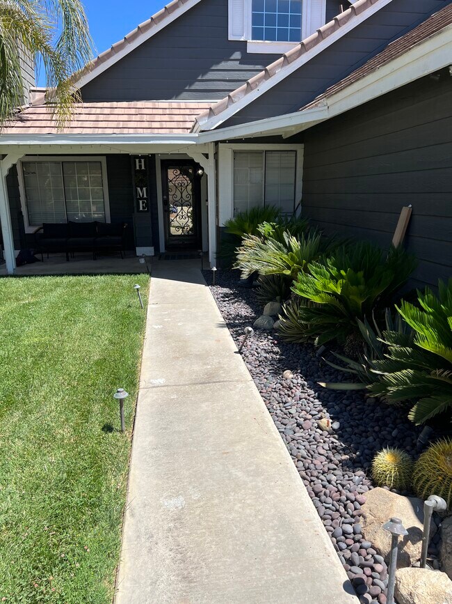 Building Photo - 5127 Sunburst Dr