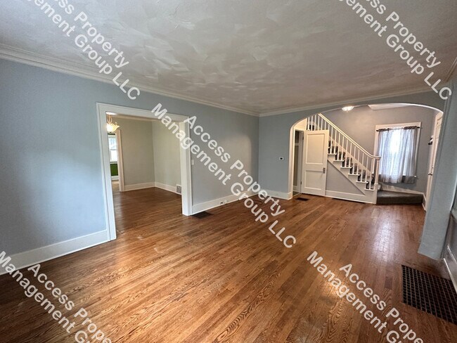 Building Photo - Beautiful SE Side Four Bedroom Home