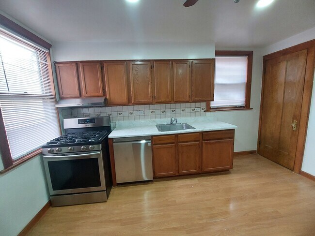 Foto del edificio - 5908 W Grace St