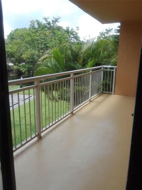 Foto del edificio - 605 S Pine Island Rd