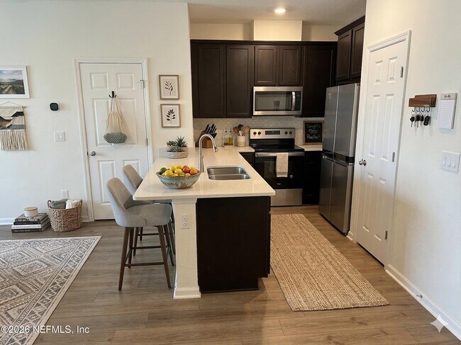 Foto del edificio - 9877 Fiddleback Ln