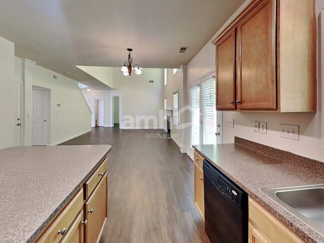 Building Photo - 9839 Jeanette Cir
