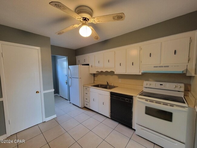 Building Photo - 5019 Hagin Dr
