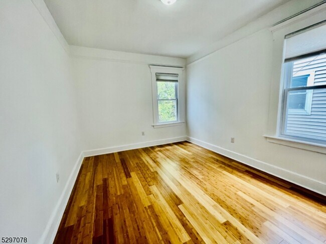 Building Photo - 169 Hillside Ave