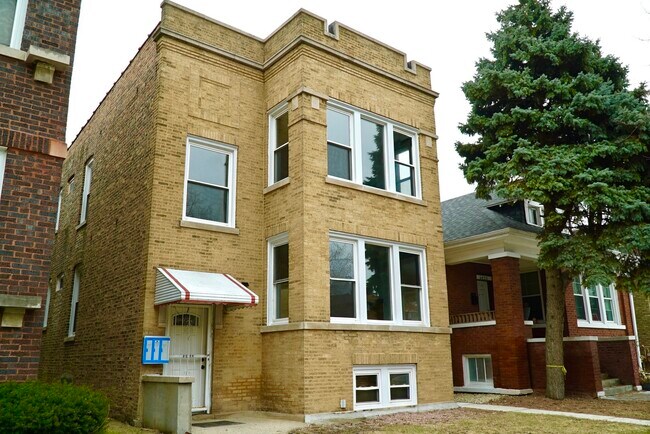 Foto del edificio - 6423 S Maplewood Ave