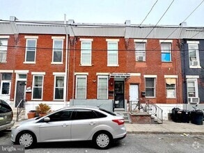 Building Photo - 715 Tree St