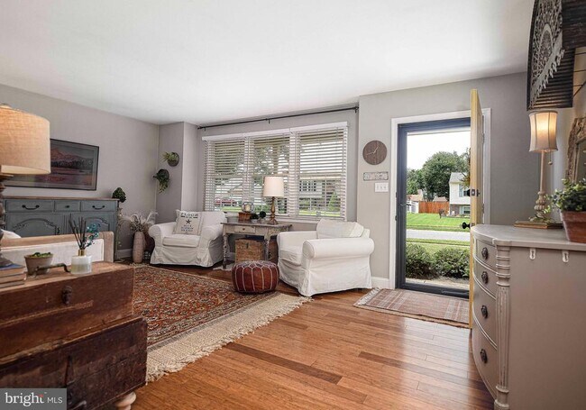 Foto del edificio - 1355 Sweetbriar Ln