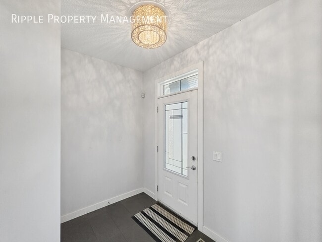 Building Photo - GORGEOUS 3 BEDS, 2.5 BATHS SINGLE FAMILY HOUSE | HUGE BONUS DEN & DEDICATED OFFICE