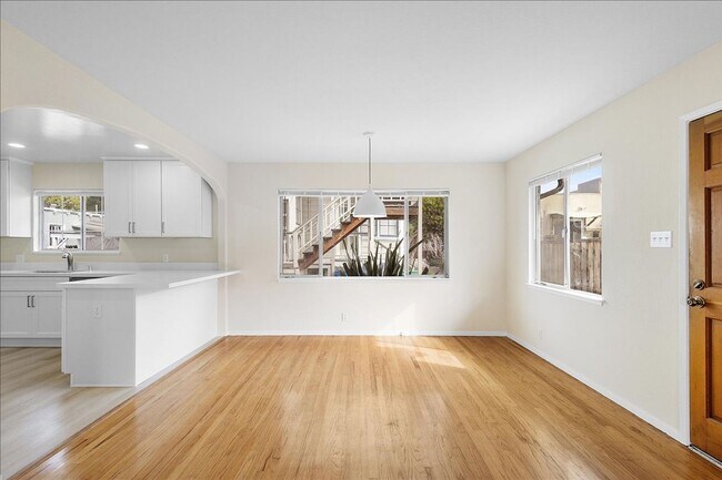 Foto del edificio - 2208 Buena Vista Ave