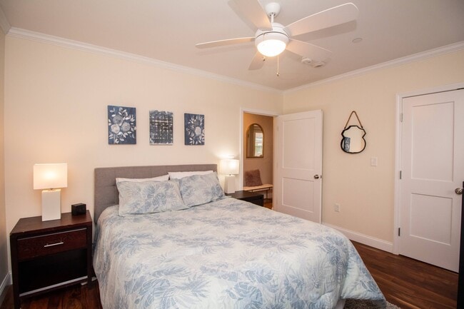 Building Photo - 1008 Tremont St