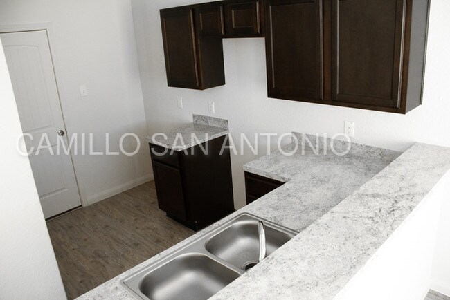 Building Photo - 8607 Tesoro Hills