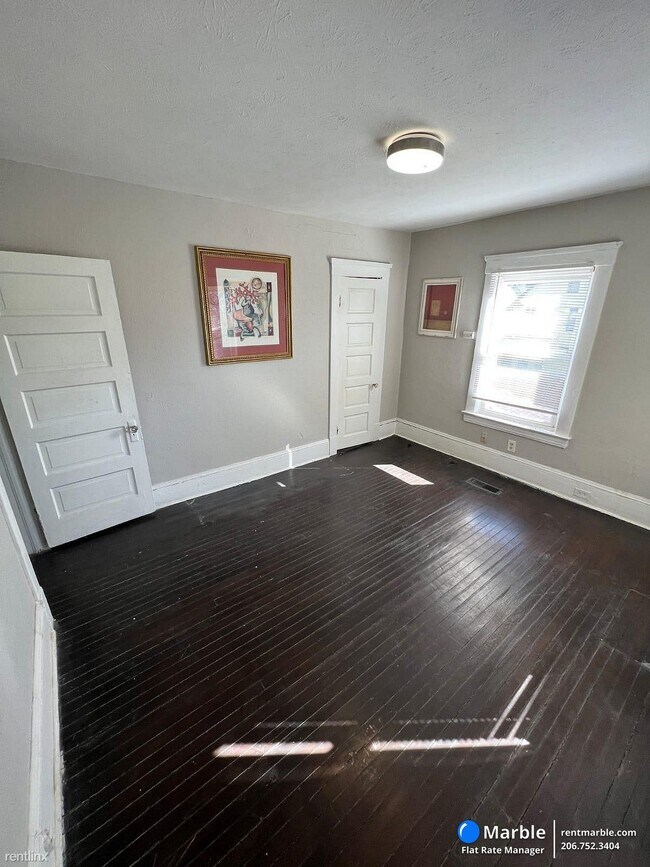 Building Photo - 7 br, 3 bath House - 10624 Grantwood Ave