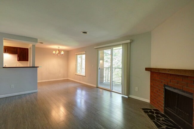 Building Photo - Downtown Bellevue 2BR 1BA Condo-Just Block...