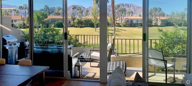 The open air concept is really relaxing - 55513 Winged Foot