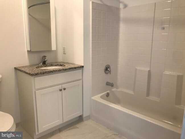 Foto del edificio - 43 Princeton Hightstown Rd