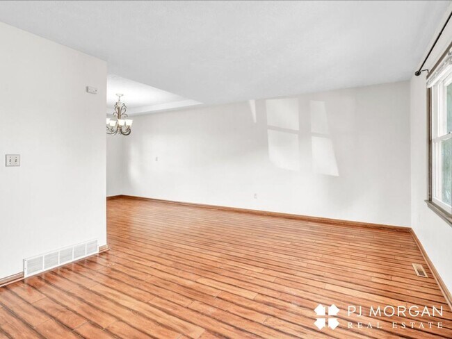 Foto del edificio - 3 bedroom 2 bath house in a great location!