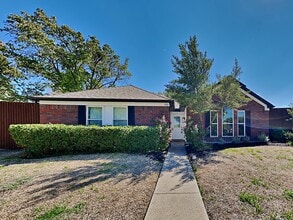 Building Photo - 250 Pinyon Ln
