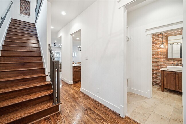 Foto del edificio - 1613 Prospect St