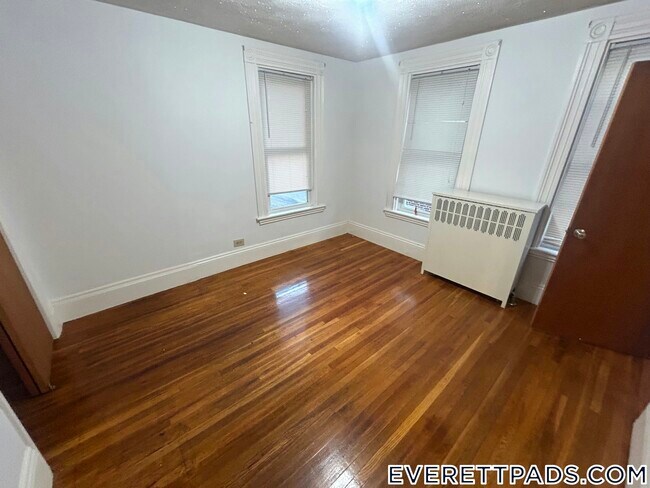 Building Photo - 42 Mansfield St