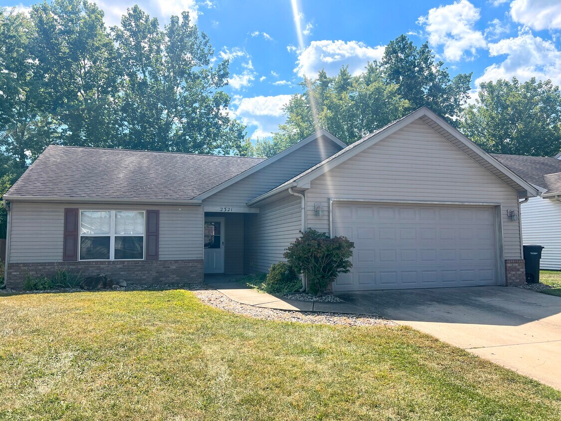 Foto principal - 2321 Winterset Dr