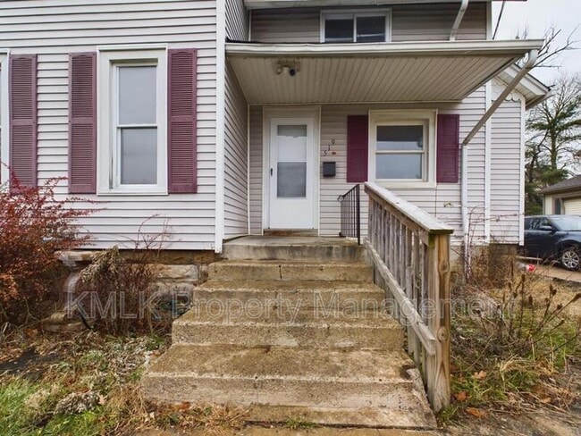 Building Photo - 519 Blake Ave