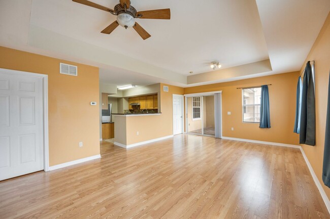 Foto del edificio - 2/2 condo at the Villagio becoming availab...
