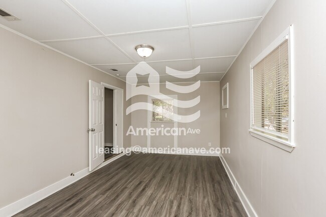Building Photo - 3726 Edwards Ave