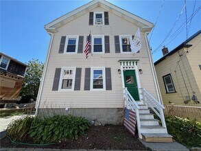 Building Photo - 15 Simmons St