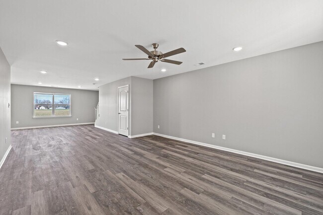 Building Photo - 216 Candy Apple